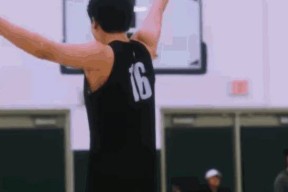 爱游戏平台 -包含武汉三镇训练开放日，赛前再遭质疑引欢呼，NBA总决赛在即，更衣室氛围转暖的词条