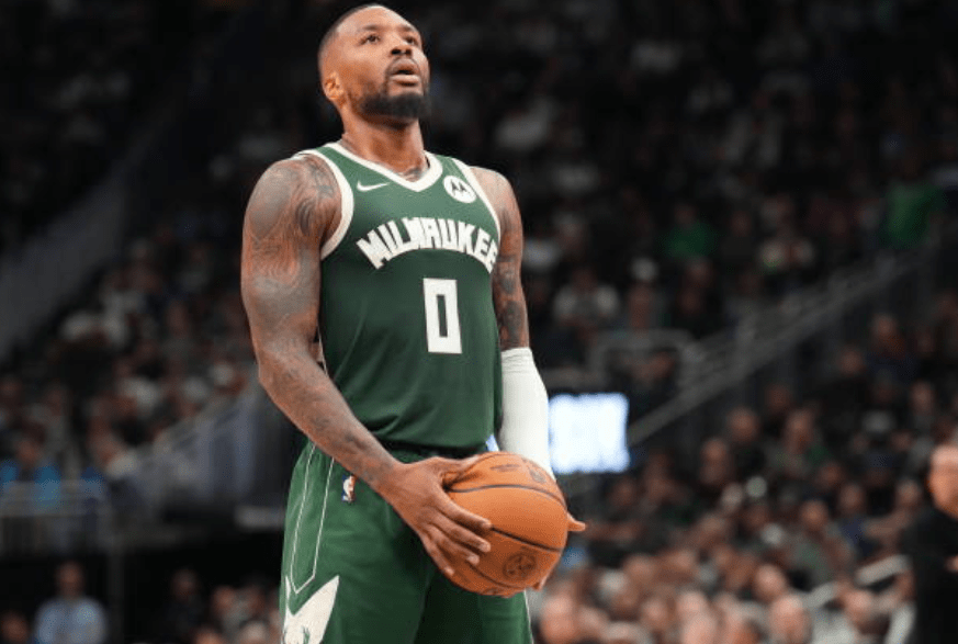 中超倒计时，密尔沃基雄鹿赛后状态回暖，细节引发关注，震撼外界，医务组通报恢复的简单介绍